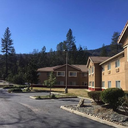 Vista Yosemite Inn 오크허스트 외부 사진