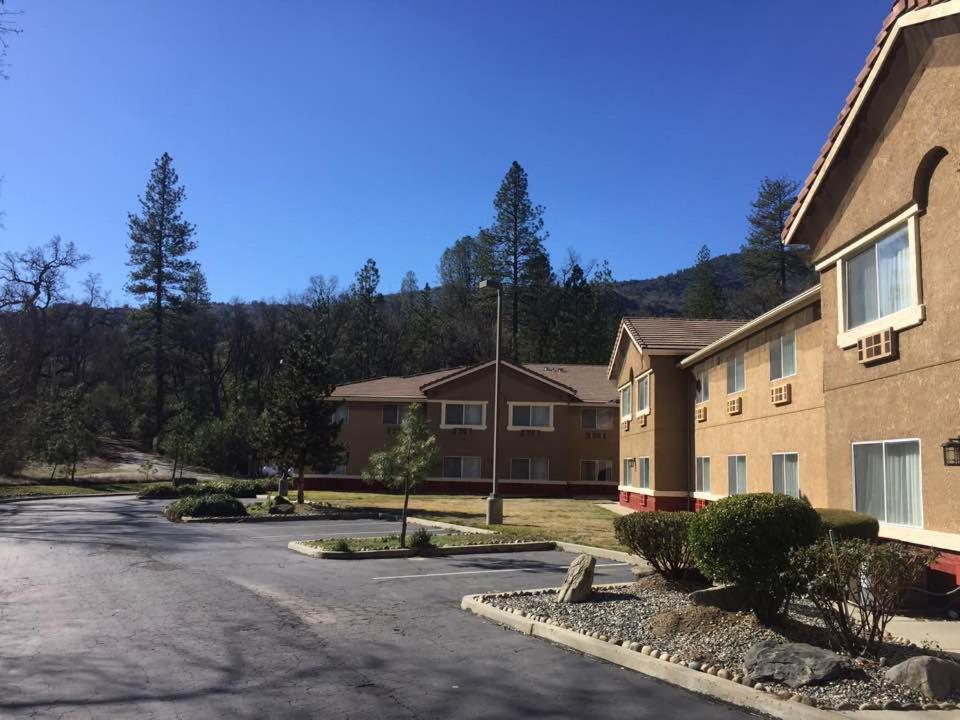 Vista Yosemite Inn 오크허스트 외부 사진